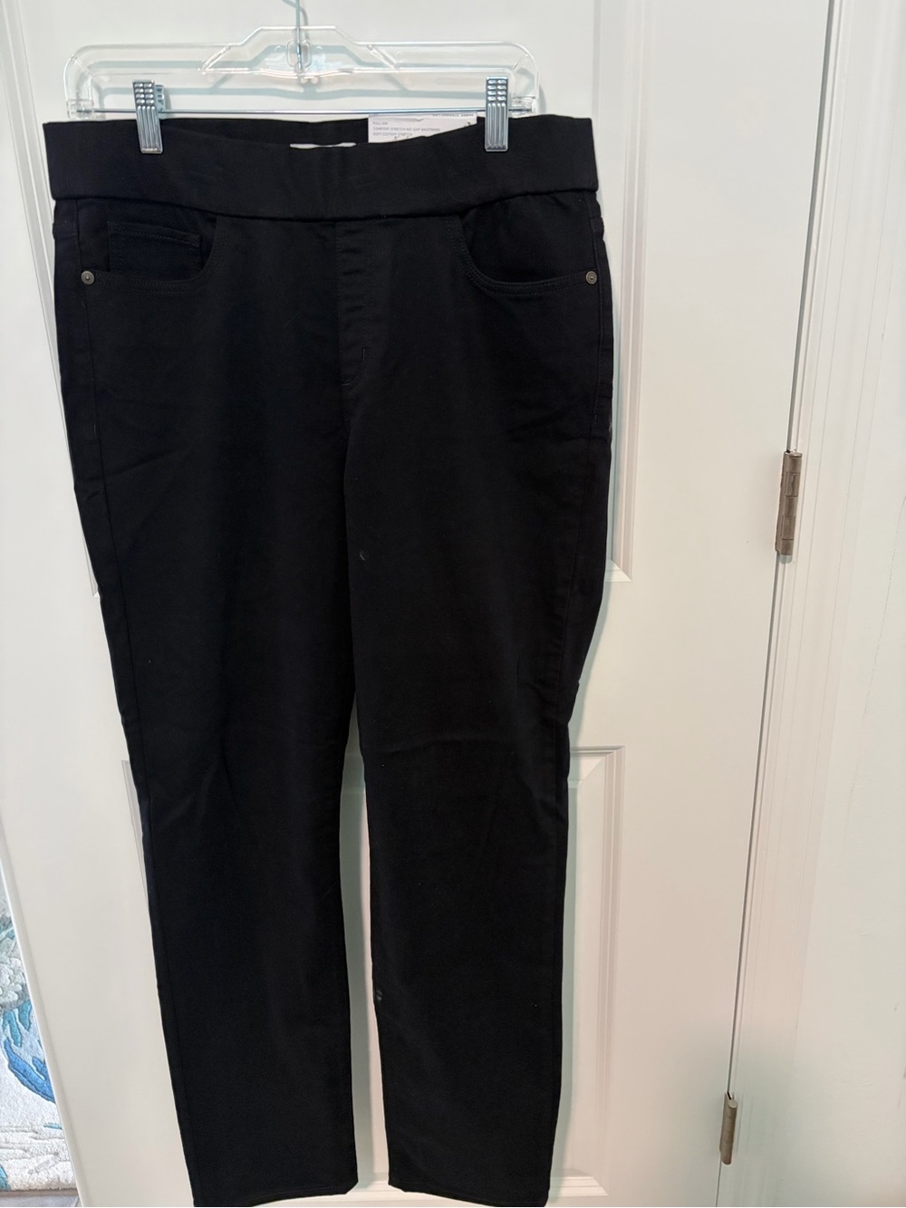 NWT Liz Claiborne Black Pull-On Amber Straight Leg Pants